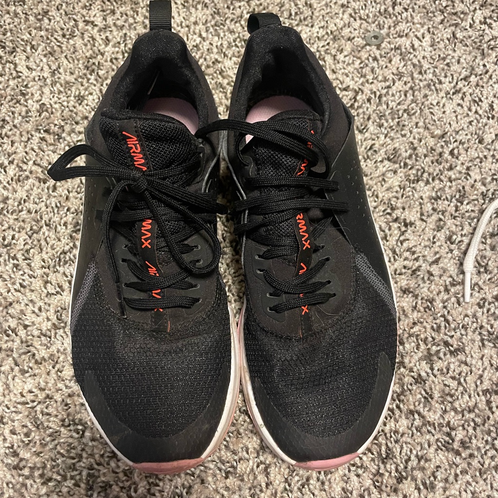 Nike Women's Air Max Bella Tr 3 Cross Training Shoe, Cj0842 007, Black/Crimson
